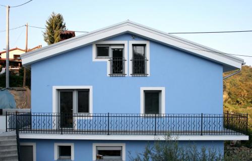 Balcony railings