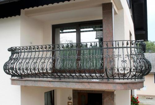 Balcony railing