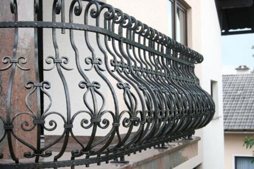 Balcony railing