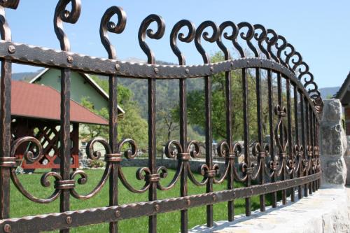 Unique Iron Garden Railing