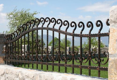 Unique Iron Garden Railing