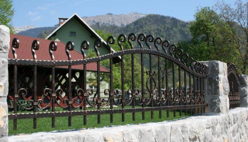 Unique Iron Garden Railing