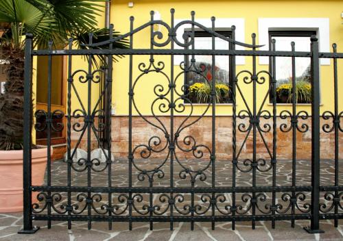 Forged Garden Iron Railings