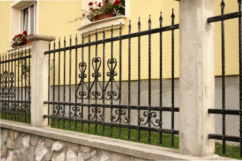 Forged fence 